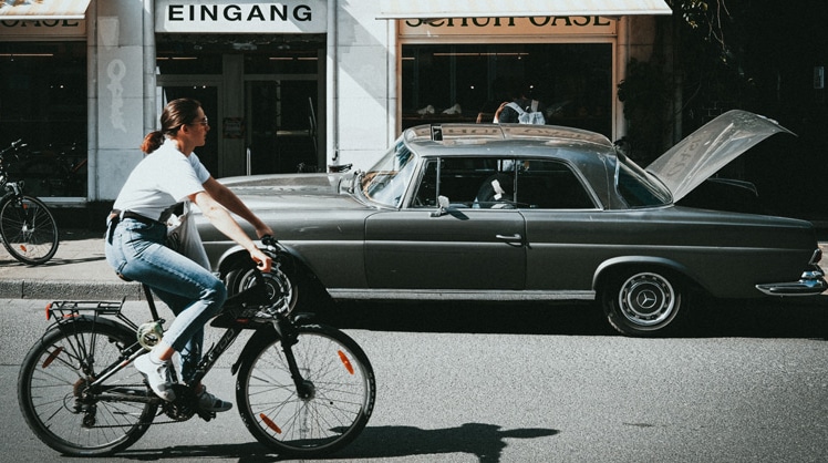 Mit dem Mobilitätsbudget sollen Mitarbeiter idealerweise umweltfreundliche Verkehrsmittel, etwa Fahrrad-Sharing, in Anspruch nehmen (Bild: Tobias Bennett, Unsplash)
