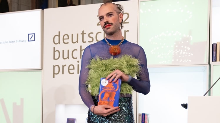 Kim de l'Horizon hat den "Deutschen Buchpreis 2022" gewonnen. © vntr media