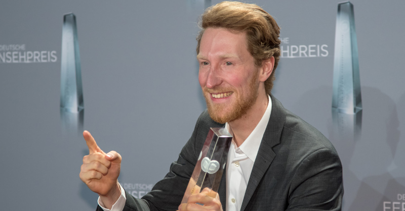 Louis Klamroth mit dem Deutschen Fernsehpreis 2018