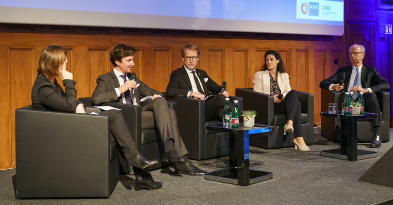 Podiumsdiskussion "Die Folge der Krisen – Neusortierung der Globalisierung".