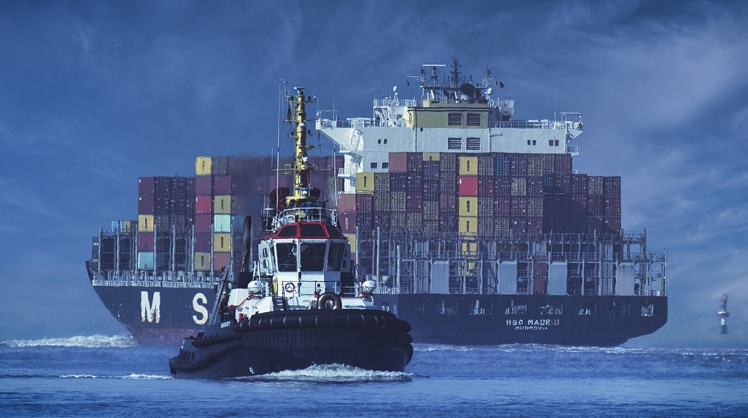 Containerschiff am Schlepptau: Russland bekommt Sanktionen zu spüren. © Peter Lindenau/Pixabay