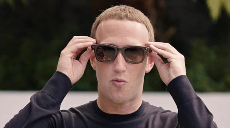 Meta-Chef Mark Zuckerberg überwacht nicht nur seine Belegschaft. Es soll auch an einem digitalen Abbild von ihm gearbeitet werden, das künftig mit Mitarbeitern kommunizieren soll – inklusive nachgebildeter Stimme, Mimik und typischer Argumentationsweise. © Meta