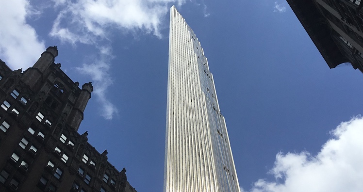 Der Steinway Tower, auch "111 West 57th Street" genannt. © Kidfly182/CC BY SA 4.0