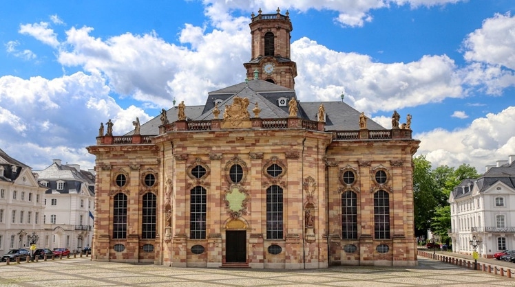Die Ludwigskirche in Saarbrücken: Im Regionalverband Saarbrücken bietet zur Zeit die besten Investitionschancen beim Immobilienkauf. © Alexander Fox/PlaNet Fox/Pixabay