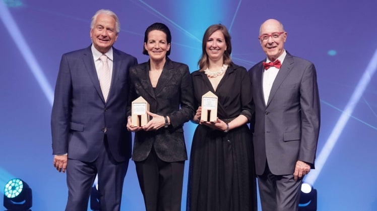 Lächelnde Preisträger: Klaus Kluth, Caroline von Kretschmann, Petra Bierwirth-Schaal und Peter Bierwirth. © Thomas Fedra
