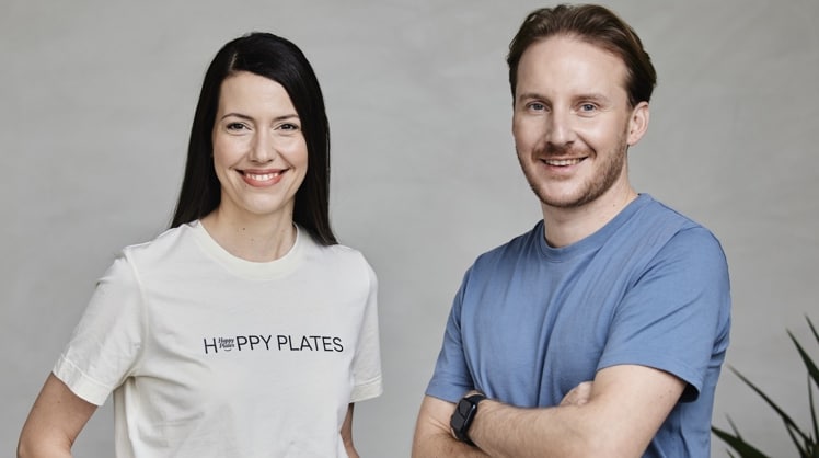 Die "Happy Plates"-Gründer:innen Anna Mahlodji und Simon Jacko © stefanjoham.com