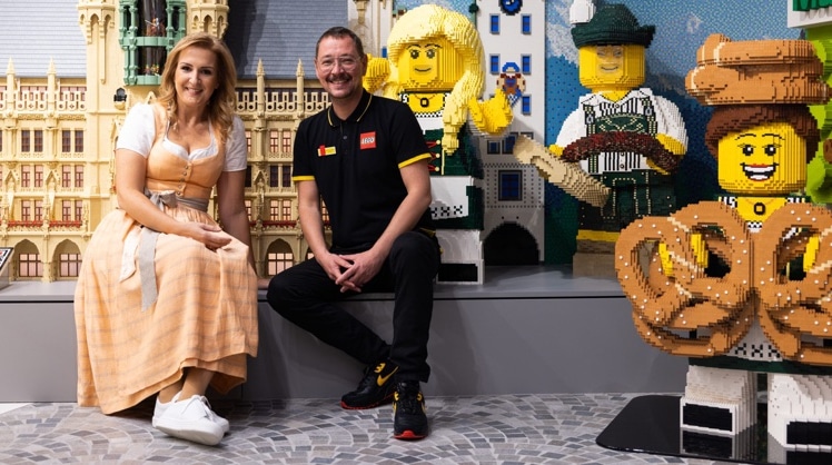 Lego-Deutschland-Chefin Karen Pascha-Gladyshev bei der Eröffnung des neuen Lego-Shops in München. © Lego Gruppe