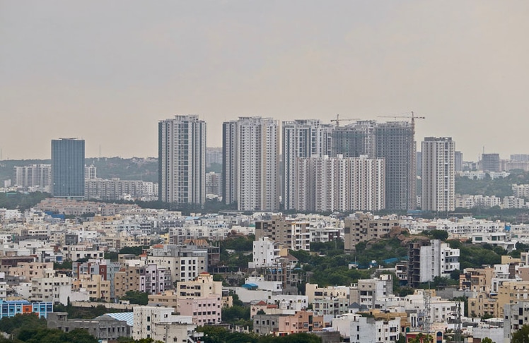 Vor allem größere Städte sind Treiber des Wachstums, so wie die südindische Metropole Hyderabad - Foto By iMahesh - Own work, CC BY-SA 4.0, https://commons.wikimedia.org/w/index.php?curid=82577948