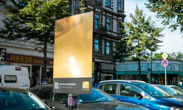Miniatur-Ausgabe des Golden Billboard an einer Hamburger Straße (Bildquelle: Nikon / Mediaplus)