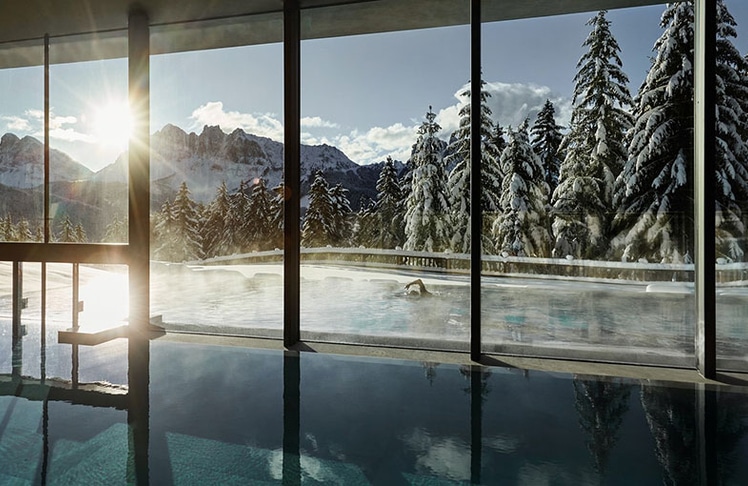 In diesem Hotel inmitten der Südtiroler Bergwälder fühlt sich Hollywoodstar Brad Pitt wohl. © Forestis