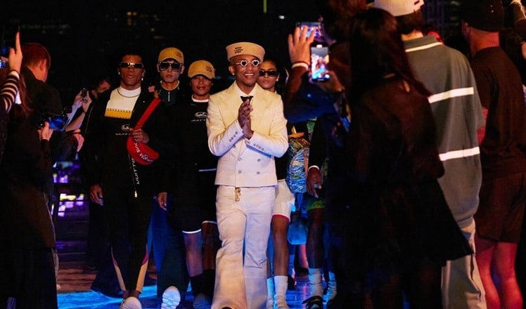 Pharrell Williams, Men’s Creative Director bei LVHM, im Rahmen einer Modenschau in Hong Kong (Bildrechte: ARR / LVHM)