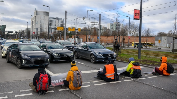 Straßenblockade der Letzten Generation vor wenigen Tagen in Berlin. © Stefan Müller/CC BY 2.0