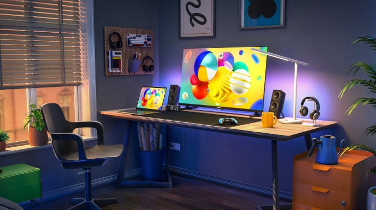 Dank cleverer Positionierung machen die Hisense TVs der A5KQ Serie auch als Monitor auf dem Schreibtisch eine gute Figur. ©
Hisense Gorenje Germany GmbH