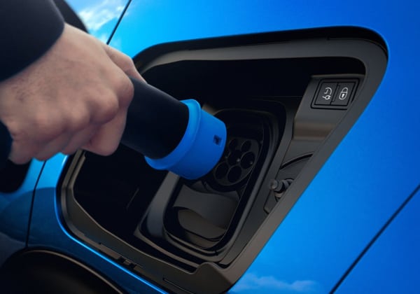E-Auto-Boom durch Spritpreis-Schock: Überholt Elektro jetzt endgültig den Verbrenner?