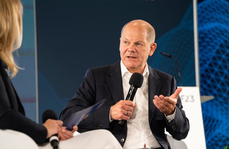 Kanzler Olaf Scholz am Sonntag beim "Ostdeutschen Wirtschaftsforum". © Deutschland – Land der Ideen/Bernd Brundert