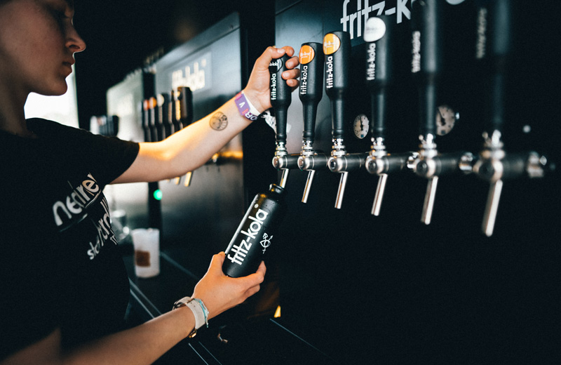 © Malik Boysen Fritz-Kola in SIGG-Isolierflaschen zapfen