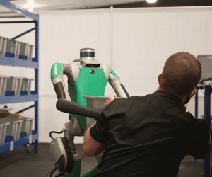 "Digit": Roboter und Mensch arbeiten künftig sehr eng zusammen (Foto: agilityrobotics.com)