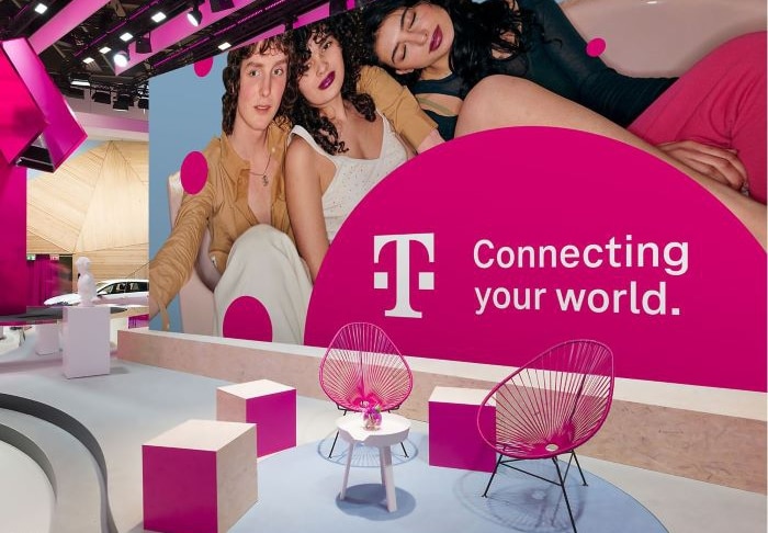 Die Deutsche Telekom präsentiert auf der Digital X in Köln ihr neues Markenversprechen 'T – Connecting your world'. © Deutsche Telekom
