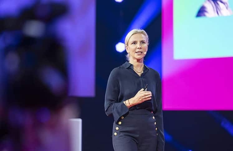 Aude Gandon, Global Chief-Marketing-Officer bei Nestle, zeigte sich in ihrer Keynote überzeugt, dass KI Kreativität neu erfinde. 
© DMEXCO