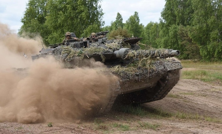 Ein Leopard 2 im Einsatz (Bildrechte: Bundeswehr / Ralph Zwilling)