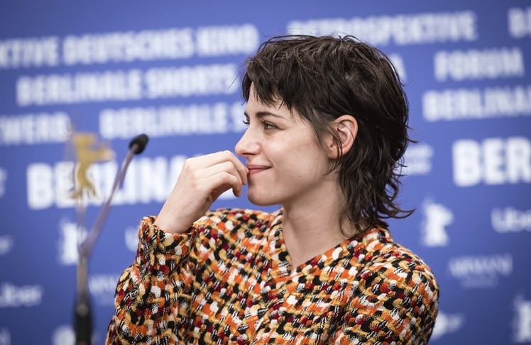 Nachdem sie letztes Jahr vor allem als Jury-Präsidentin in Erscheinung trat, kehrt Kristen Stewart nun mit "Love lies bleeding" auf die Berlinale zurück (Bild: Berlinale Archiv)