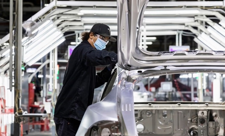 Laufende Produktion in der Gigafactory bei Berlin: Ein Anblick, auf den  Tesla womöglich noch die ganze Woche lang verzichten muss (Bild: Tesla)