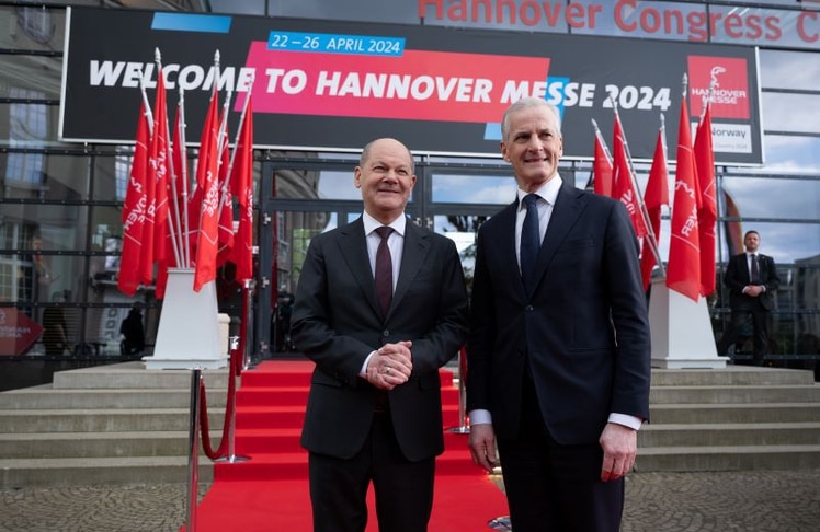 Bundeskanzler Olaf Scholz und der norwegische Premierminister Jonas Gahr Støre bei der Eröffnung der Hannover Messe 2024. © Deutsche Messe