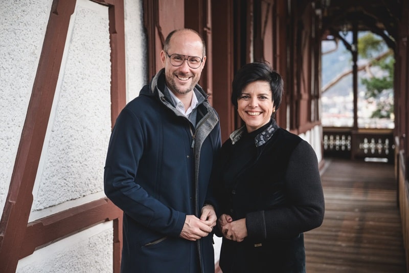 Tourismus-Landesrat Mario Gerber und Tirol Werbung-Geschäftsführerin Karin Seiler (Bild: Tirol Werbung / Franz Oss)