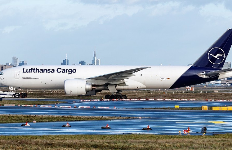 Nachhaltigkeit sieht anders aus: Eine Boeing 777 soll dreimal wöchentlich ausschließlich Ramsch von Temu nach Frankfurt fliegen. © Flickr, TJ Darmstadt