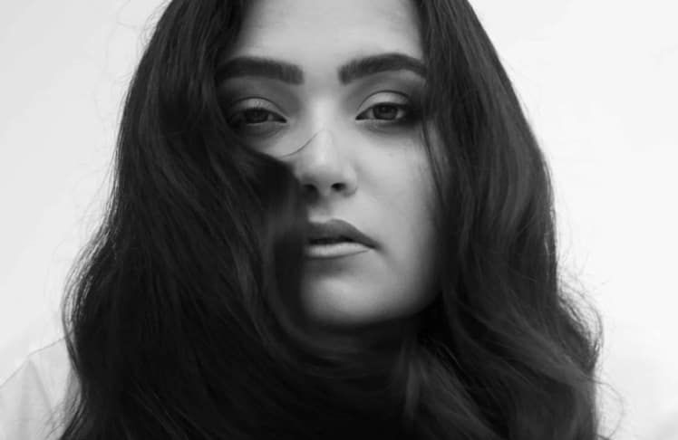 Stilvoll und ausdrucksstark – Ex-Monrose Star Bahar präsentiert ihre dritte Solo-Single in diesem Jahr: 'RUF MICH NICHT AN'.
Fotocredit: Chris Haimerl