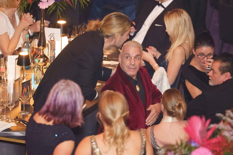 Till Lindemann erscheint gemeinsam mit David Garrett beim Leipziger Opernball – der Protest vor der Oper ist zu diesem Zeitpunkt bereits vorbei. © BrauerPhotos/J.Harrell