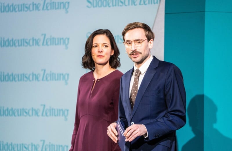 Kerstin Bund und Bastian Brinkmann moderieren beim SZ Wirtschaftsgipfel (Bild: Leadersnet / Chris Hartung) Kerstin Bund und Bastian Brinkmann moderieren beim SZ Wirtschaftsgipfel (Bild: Leadersnet / Chris Hartung)
