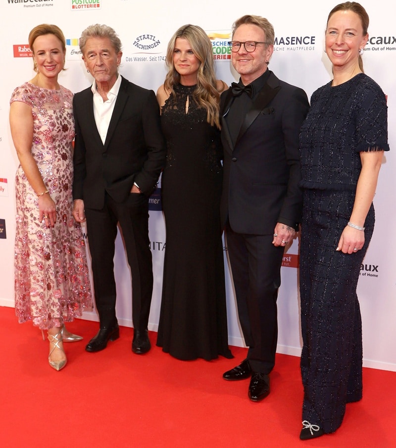 Julia Becker, Peter Maffay, Hendrikje Balsmeyer, Niklas Jacob Wilcke und Nora Marx auf dem Roten Teppich (Bild: Brauer Photos / H. Ross)