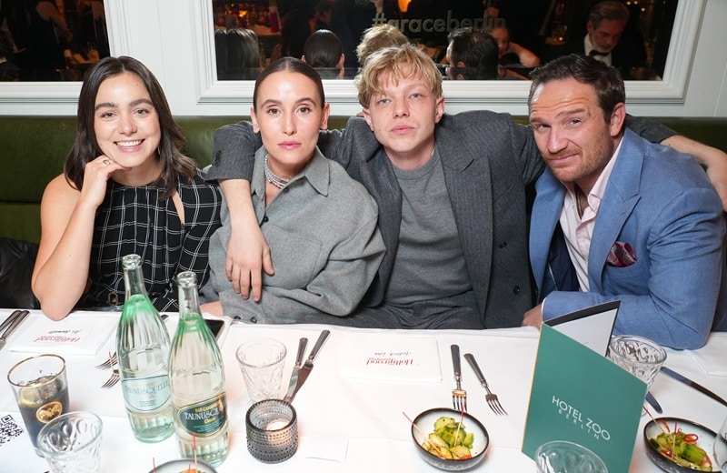 Luise Grossmann, Peri Baumeister, Leonard Kunz und Frederick Lau am Mittwochabend in Berlin (Bild: Brauer Photos / J. Harrell)