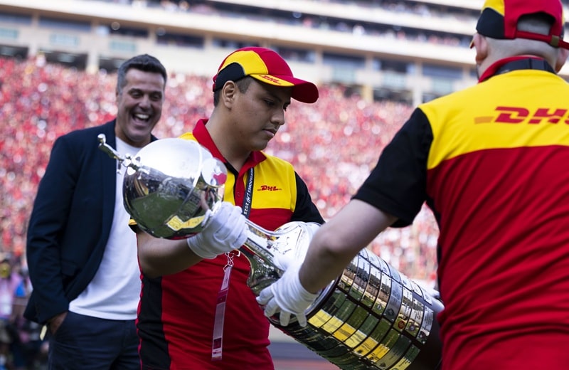 "Da ist das Ding!" (Bild: DHL) "Da ist das Ding!" (Bild: DHL)