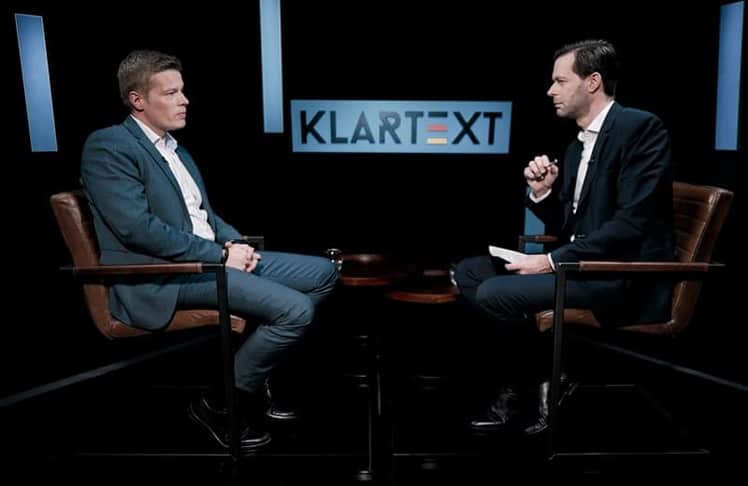 Polizei-Gewerkschafter und Spiegel-Bestsellerautor Manuel Ostermann im Gespräch mit "Klartext Deutschland"-Moderator David Rohde. 
