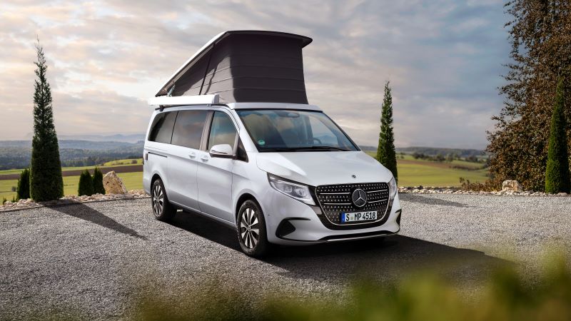 Die neue Mercedes-Benz V-Klasse Marco Polo HORIZON feiert auf dem Caravan Salon Düsseldorf ihre Messepremiere als alltagstaugliches Freizeitmobil mit Aufstelldach und digitalem Cockpit © Mercedes-Benz Group