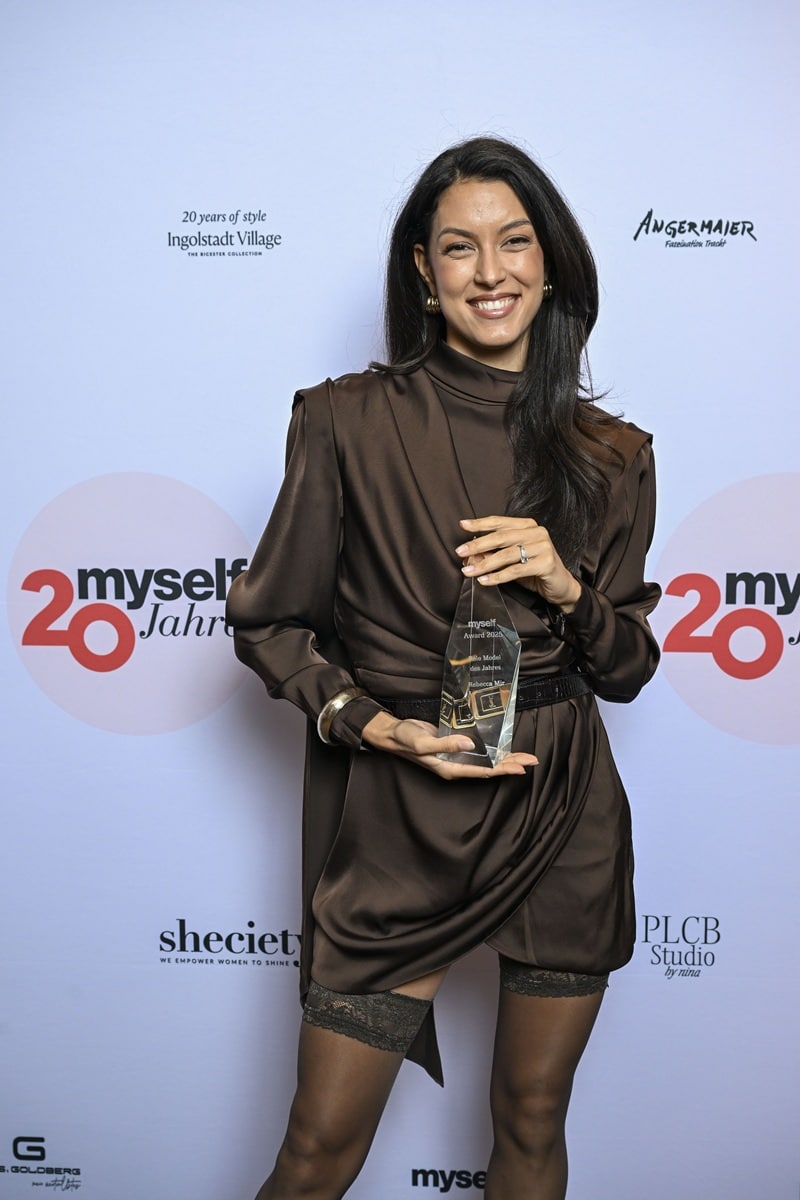 Rebecca Mir, ausgezeichnet als Role Model des Jahres, bei der myself Award-Gala in München ©Hannes Magerstaedt / Getty Images for myself