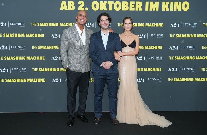 Dwayne Johnson, Benny Safdie und Emiliy Blunt in voller Pracht in Berlin (Bild: Brauer Photos / J. Harrell)