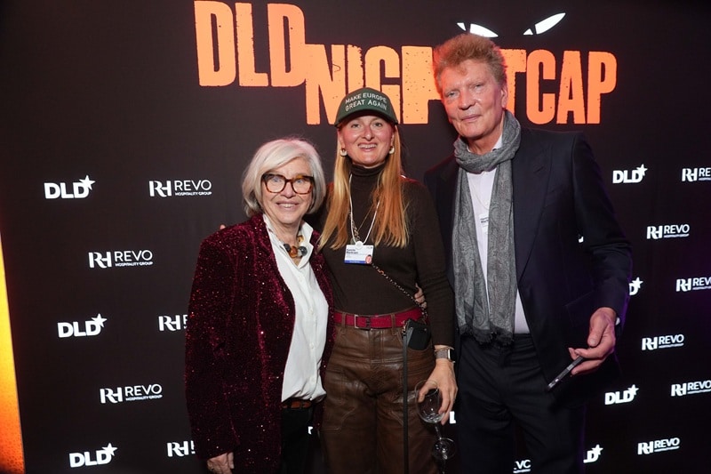 Steffi Czerny mit dem Hirnforscher Henry Markram und seiner Ehefrau, der Neurowissenschaftlerin Kamila Markram (Bild: Brauer Photos / J. Harrell)