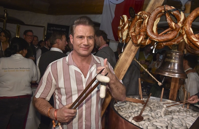 Stärkung vor dem Einsatz für Sasha (Bild: Brauer Photos / G. Nitschke)