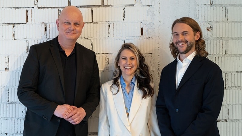 Olaf Koch mit Elisabeth Burda Furtwängler und Dr. Jacob Burda (Bild: Diane von Schoen für Hubert Burda Media) Olaf Koch mit Elisabeth Burda Furtwängler und Dr. Jacob Burda (Bild: Diane von Schoen für Hubert Burda Media)
