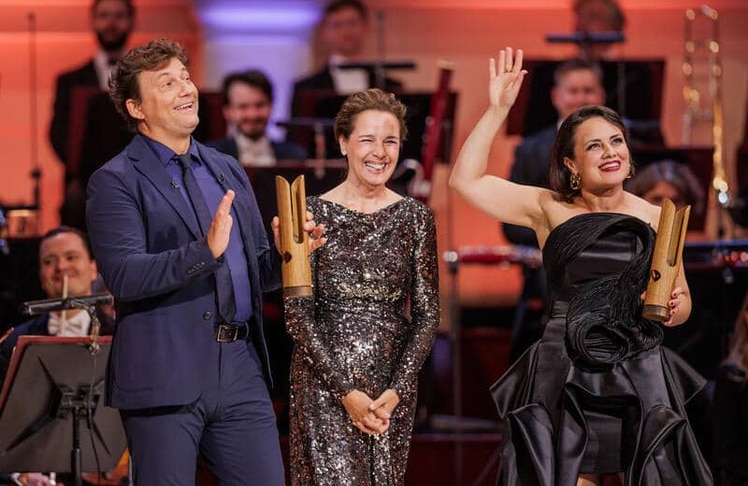 Jonas Kaufmann, Désirée Nosbusch und Katharina Konradi bei der Verleihung des Opus Klassik 2026 im Berliner Konzerthaus am Gendarmenmarkt.