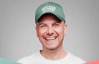Spizza Pizza: Tim Raue bringt Drei-Minuten-Pizza an Flughäfen und Bahnhöfe