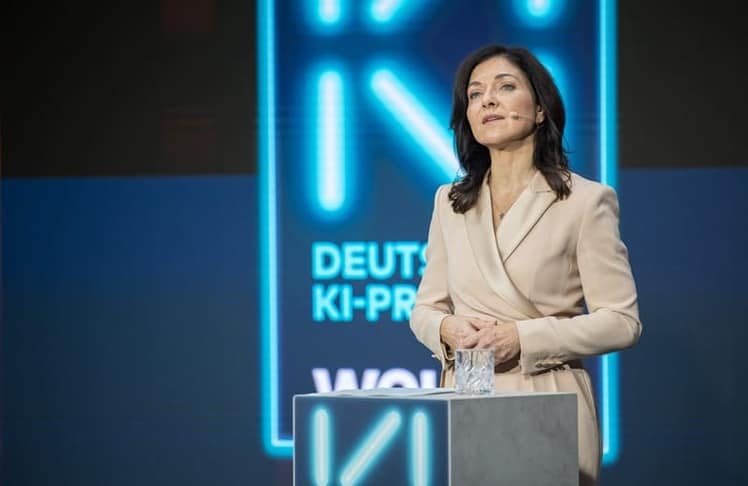 Bundeswirtschaftsministerin Katherina Reiche (CDU) richte eigene Worte ans Publikum und gehörte zu den insgesamt rund 120 Personen, die Die Welt am Mittwoch, 14. Oktober 2026 zur Verleihung des KI-Preises eingeladen hat