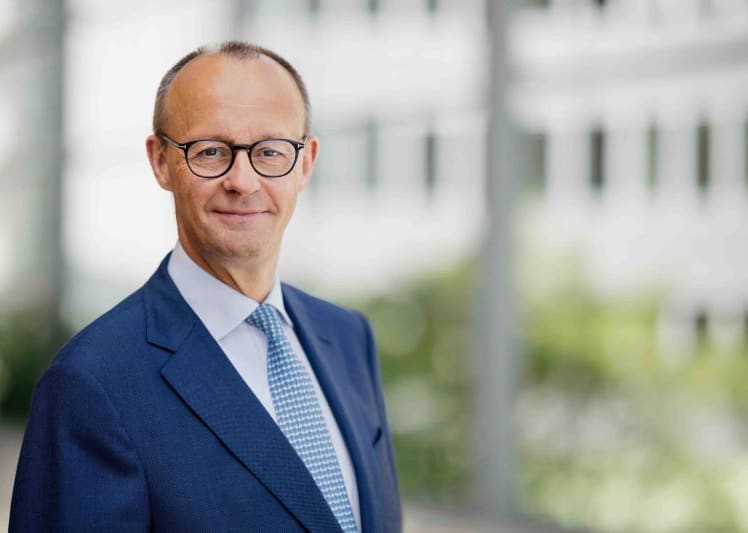 Merz empfängt internationale Topmanager in Berlin