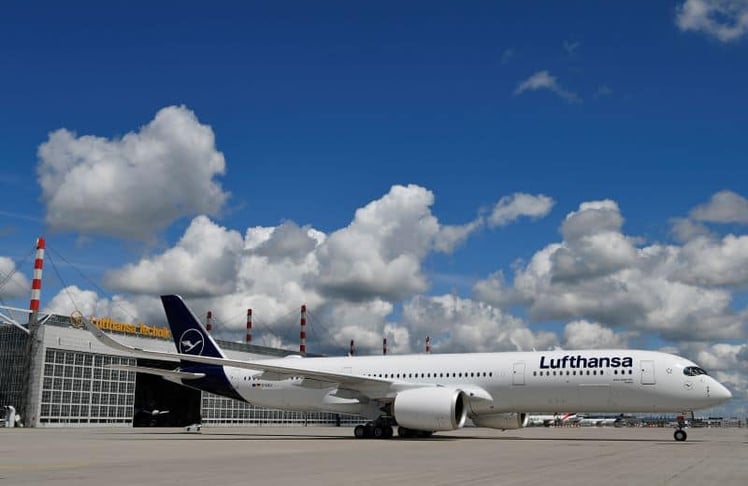 Ein Airbus A350-900 der Lufthansa am Flughafen München. Die Lufthansa Group erweitert im Sommer 2027 ihr internationales Streckennetz und nimmt unter anderem eine neue Direktverbindung von München nach Phoenix auf.