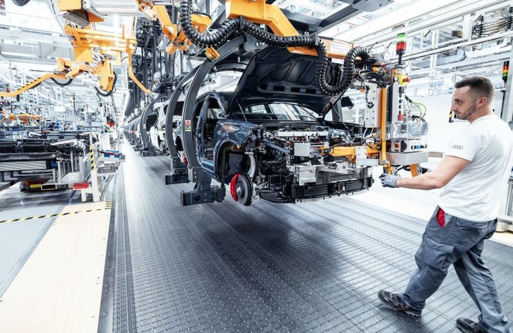 Audi setzt auf den Ausbau seiner Produktion in den USA: Für das geplante Werk in Georgia sind Investitionen von rund vier Milliarden US-Dollar und etwa 4.500 neue Arbeitsplätze vorgesehen.