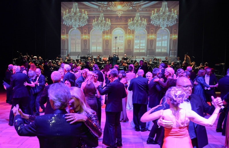 Eindruck von der Tanzfläche (Bild: Brauer Photos / J. Harrell)