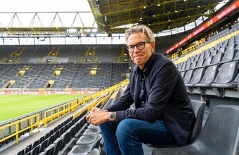Vodafone-Chef will weniger Handys im Stadion
